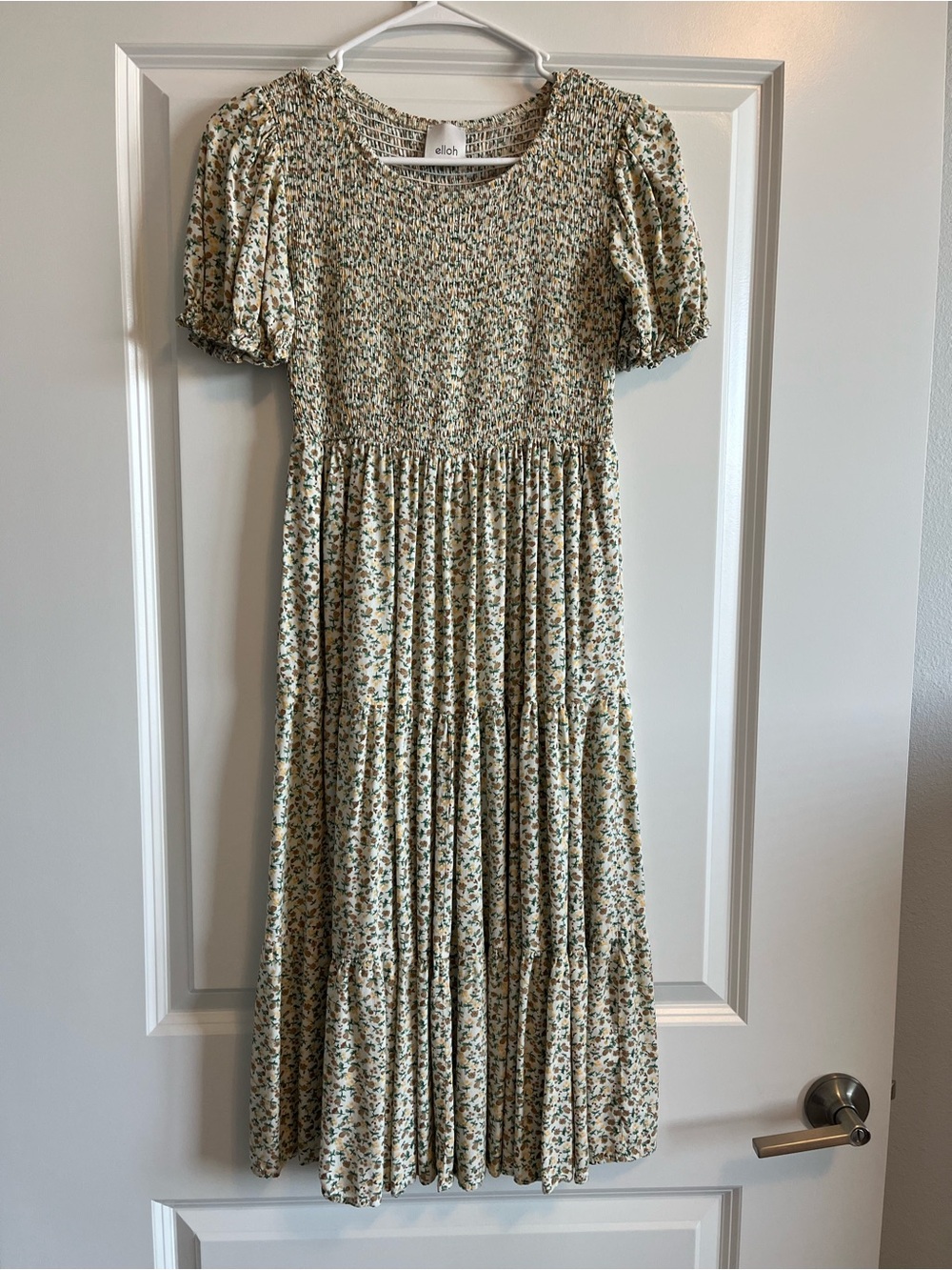 Midi smocked floral dress. S.